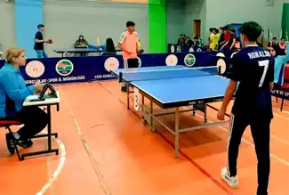 Ağrı'da Gençler Masa Tenisi Şampiyonası Başladı
