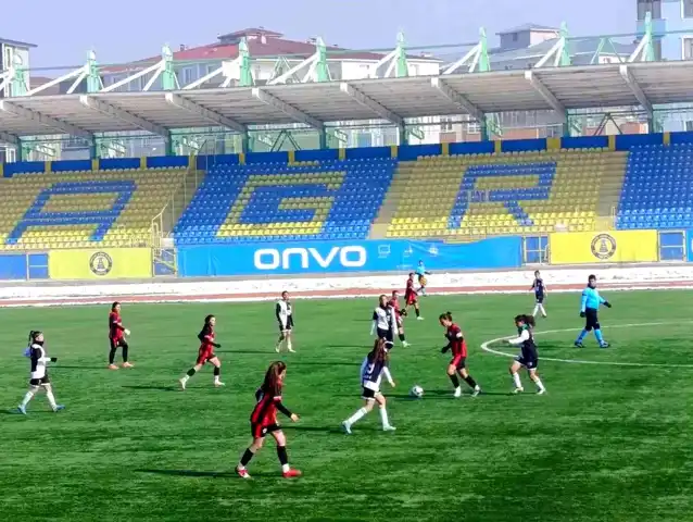 Ağrı Kadın Futbol Takımı 5-0'lık Farkla Kazandı!