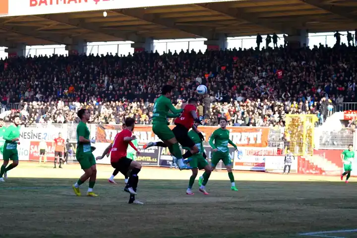 Batman Petrolspor, Kırklarelispor'u 4-1 Yendi!