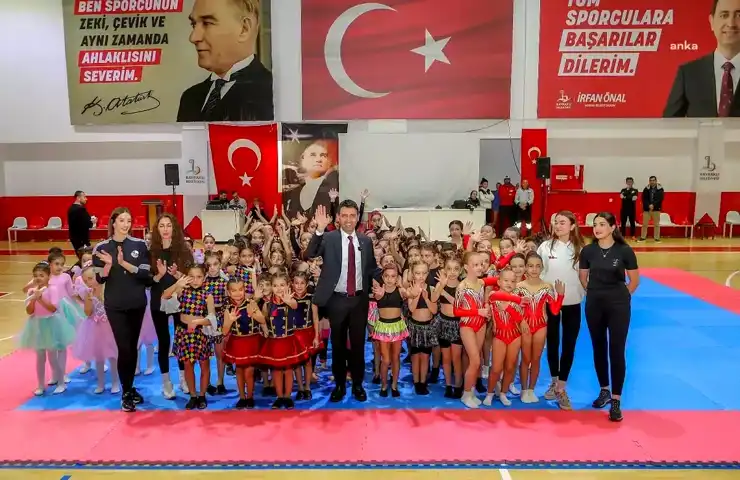 Bayraklı'da Jimnastik ve Bale Şöleni!