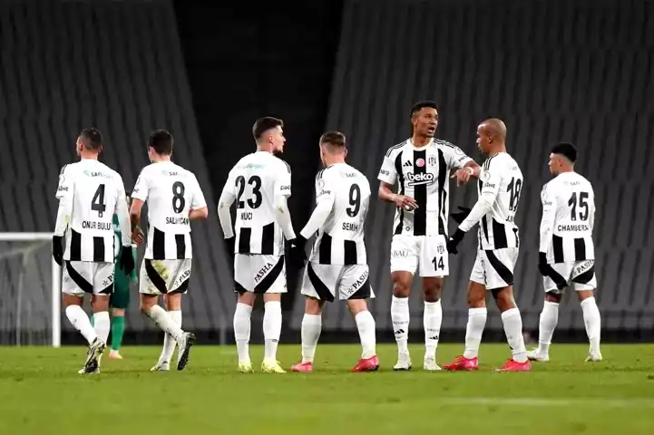 Beşiktaş, Kırklarelispor'u 2-0 Yendi!